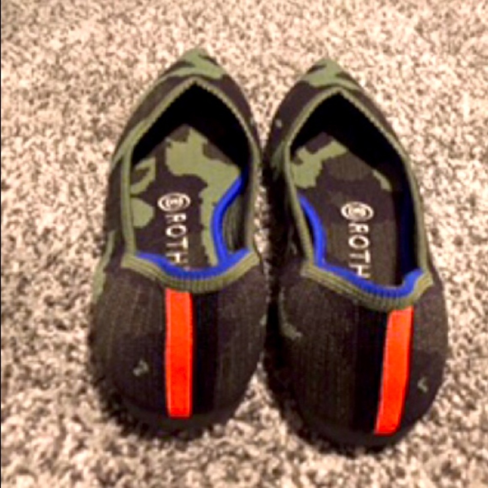 Brand new Olive Camo Points size 7.5, never worn!
